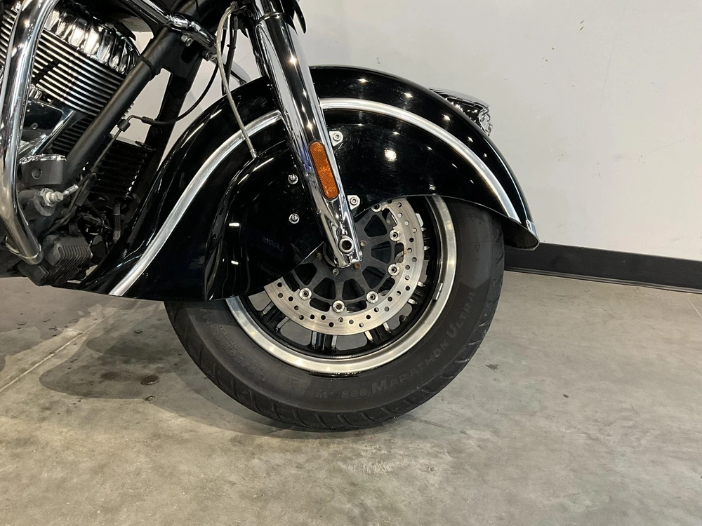 Indian Motorcycle Chieftain 2014 alt