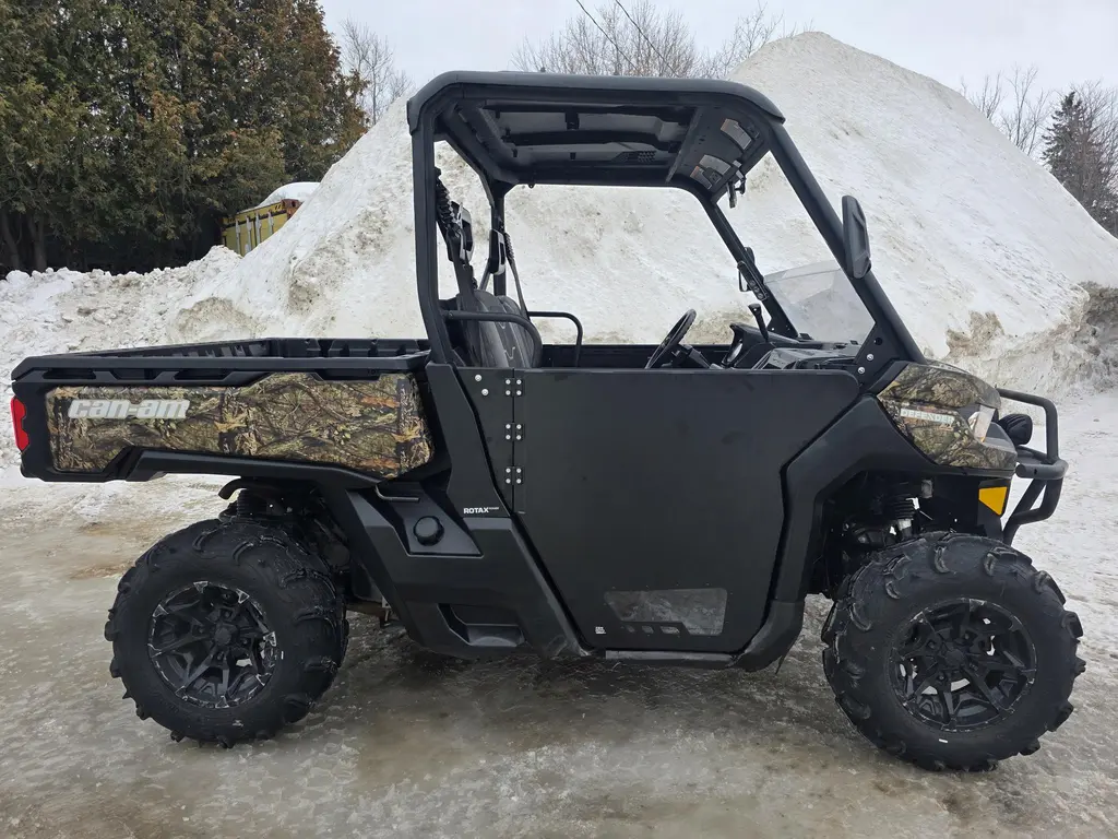 2017 Can-Am DEFENDER HD10 XT