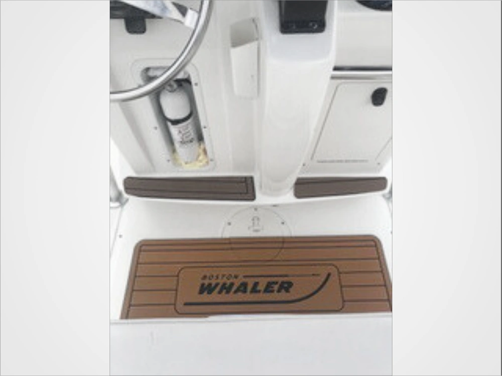 2001 Boston Whaler 220 Dauntless alt