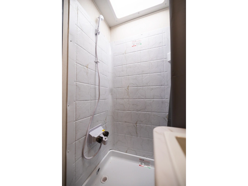 2026 Cherokee 20rdse Grey Wolf alt