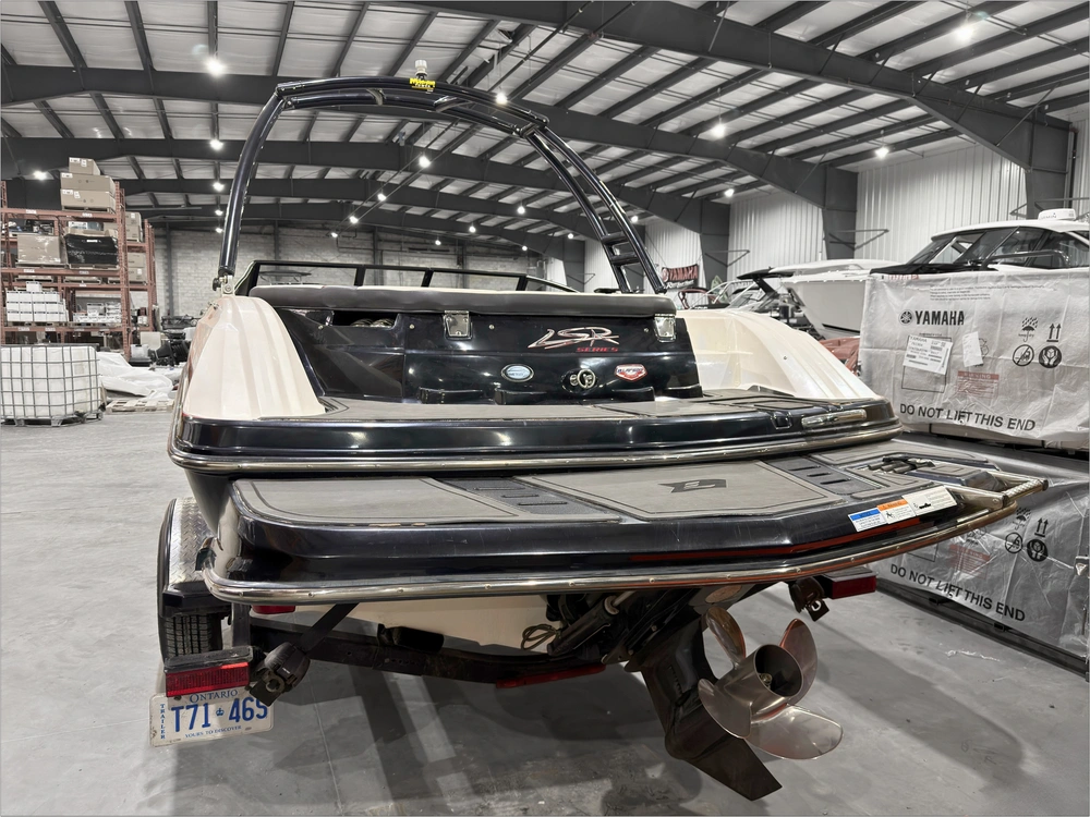 2013 Larson Lsr 2100 alt