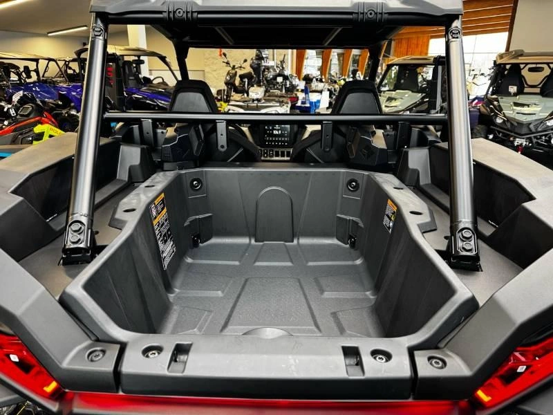 Polaris Rzr Xp 1000 Ultimate 2026 alt