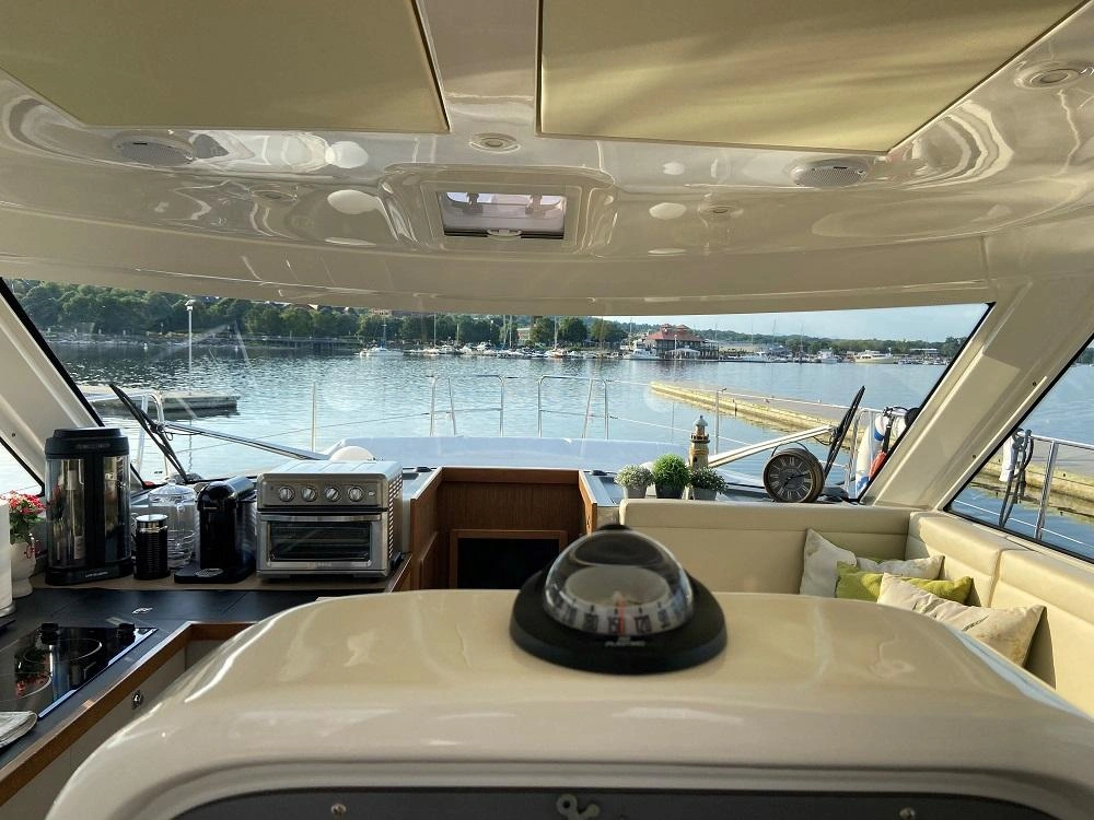 Bavaria Motoryachts E40 Sedan 2018 alt