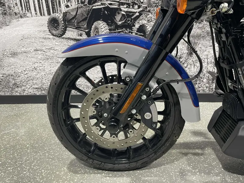 Harley-Davidson FREEWHEELER ABS 114 **MODELE TRIKE RECHERCHÉ!** 2023