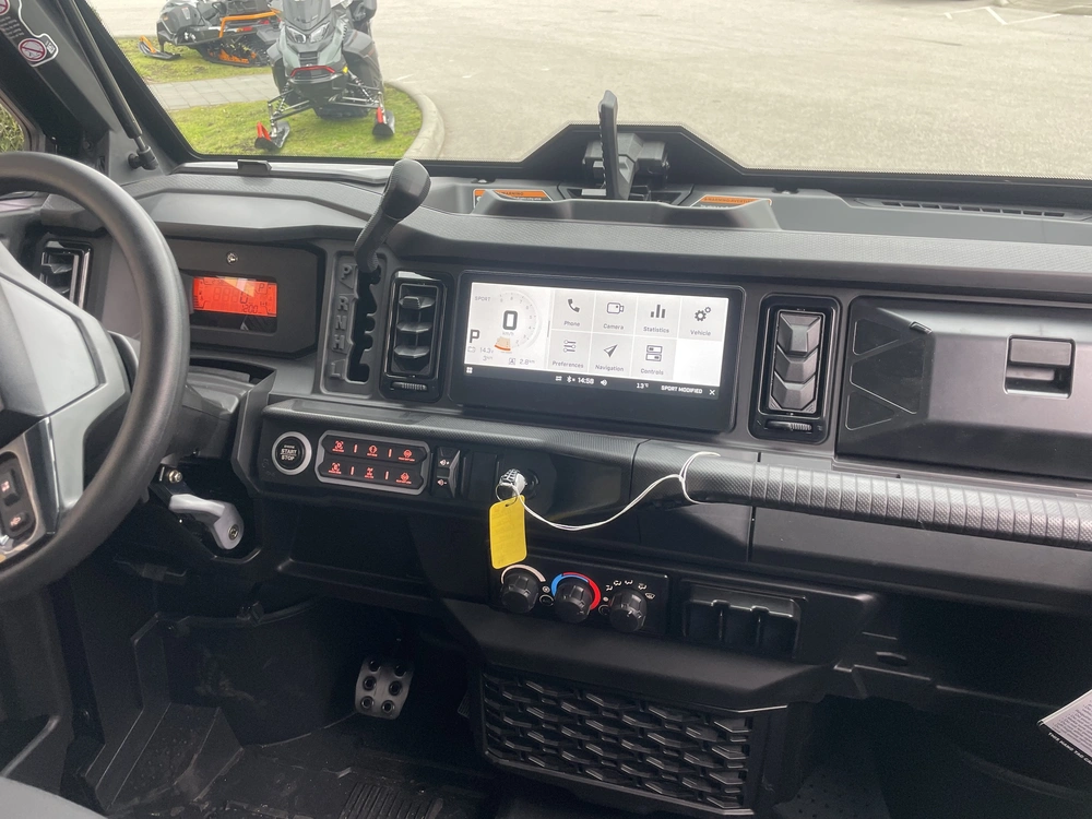 2026 Can-am Defender Limited Cab Hd11 alt