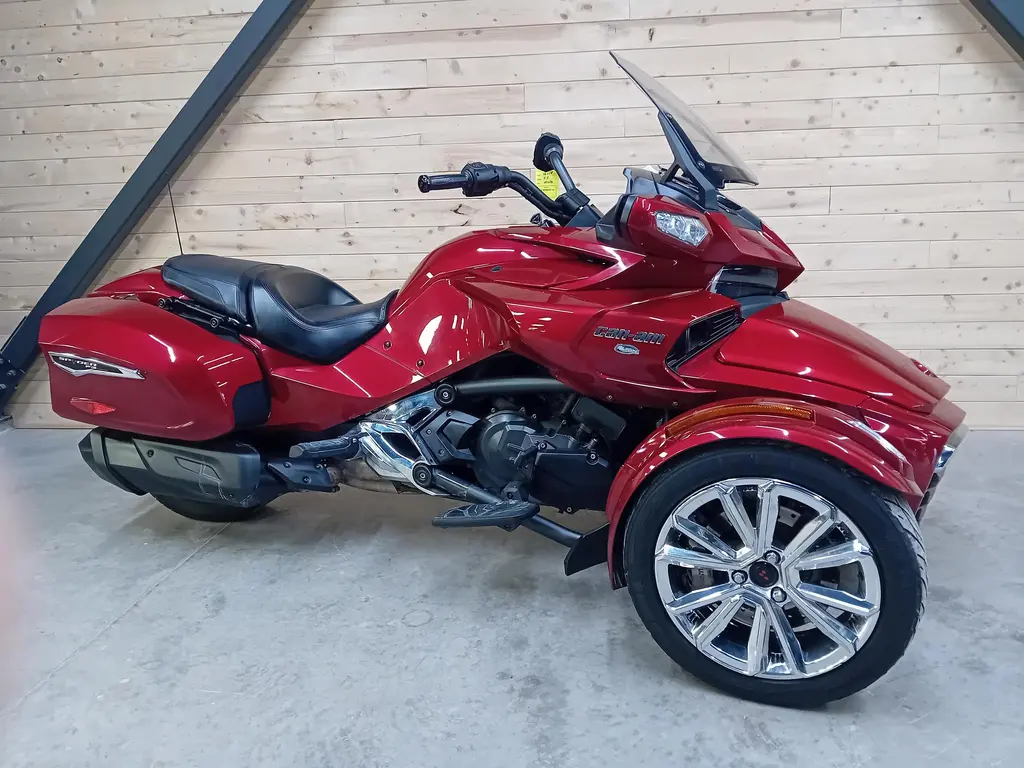 2016 Can-Am SPYDER F3T