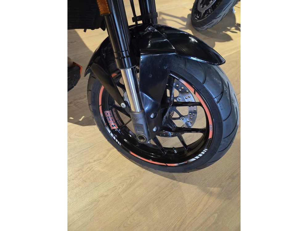 Ktm 690 Duke 2014 alt