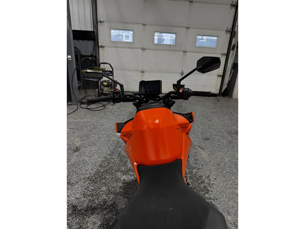 2024 Ktm Duke 990 alt