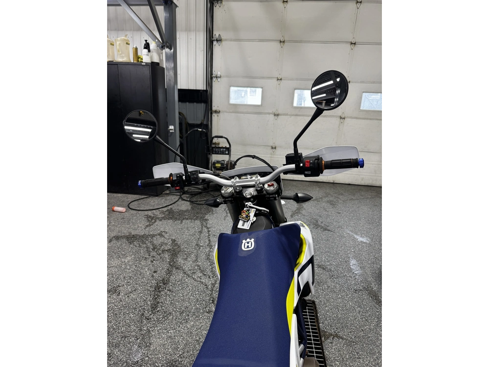 2022 Husqvarna 701 Enduro alt