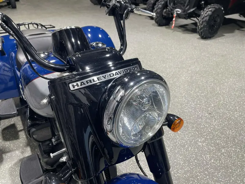 Harley-Davidson FREEWHEELER ABS 114 **MODELE TRIKE RECHERCHÉ!** 2023