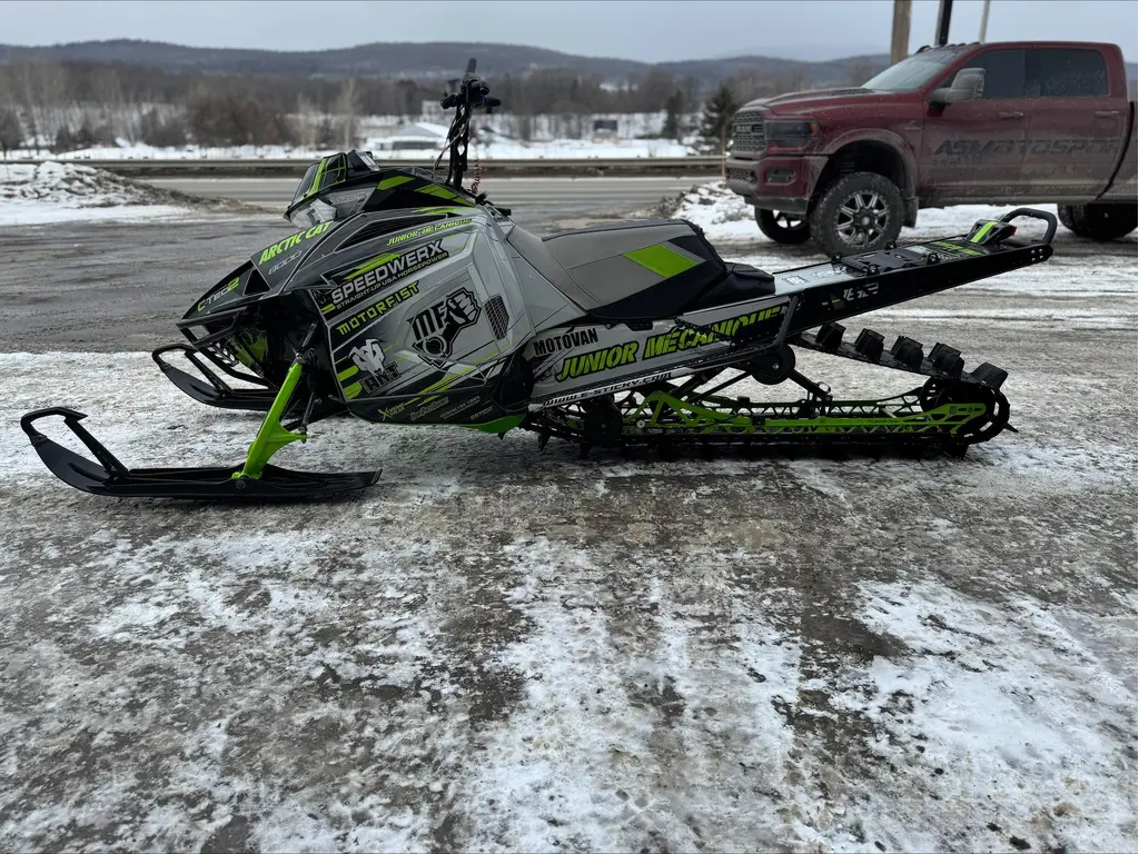 2018 Arctic Cat M 8000