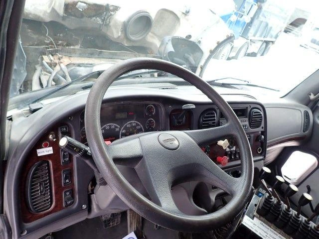 Freightliner M2106 2006