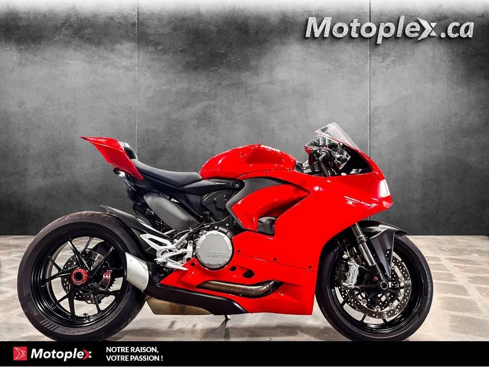 Ducati Panigale V2 2023 alt