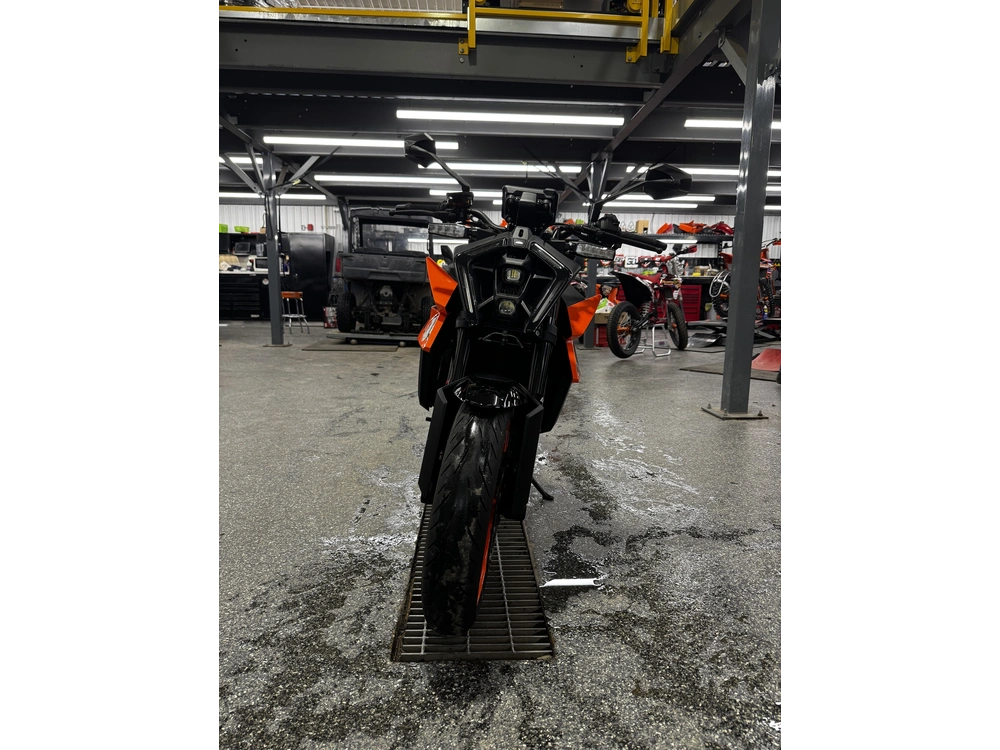 2024 Ktm Duke 990 alt