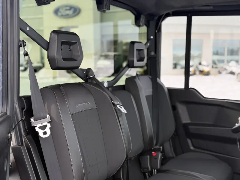 2026 Can-Am DEFENDER LIMITED CAB HD11