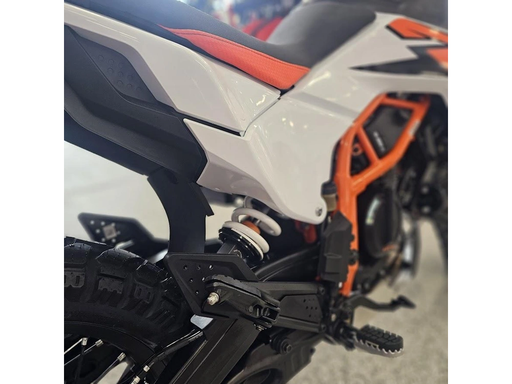 2025 Ktm Adventure 390 R alt