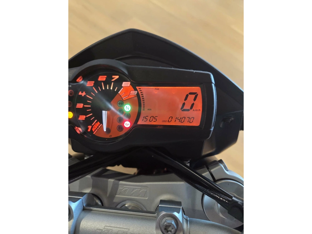 Ktm 690 Duke 2014 alt
