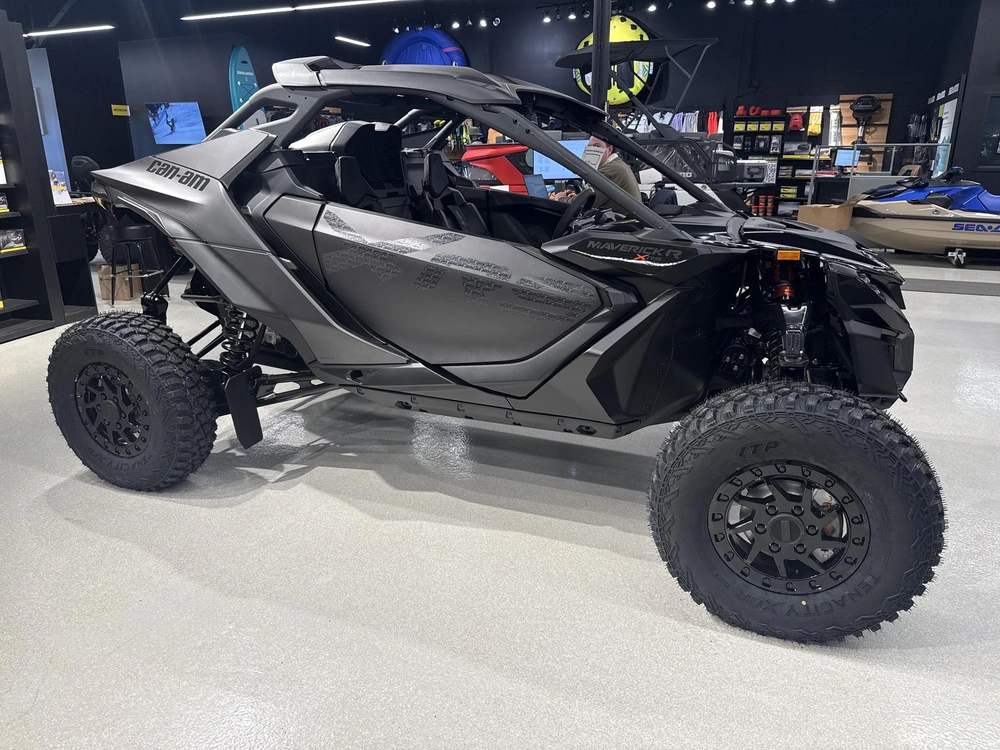 2026 Can-am 7atj alt