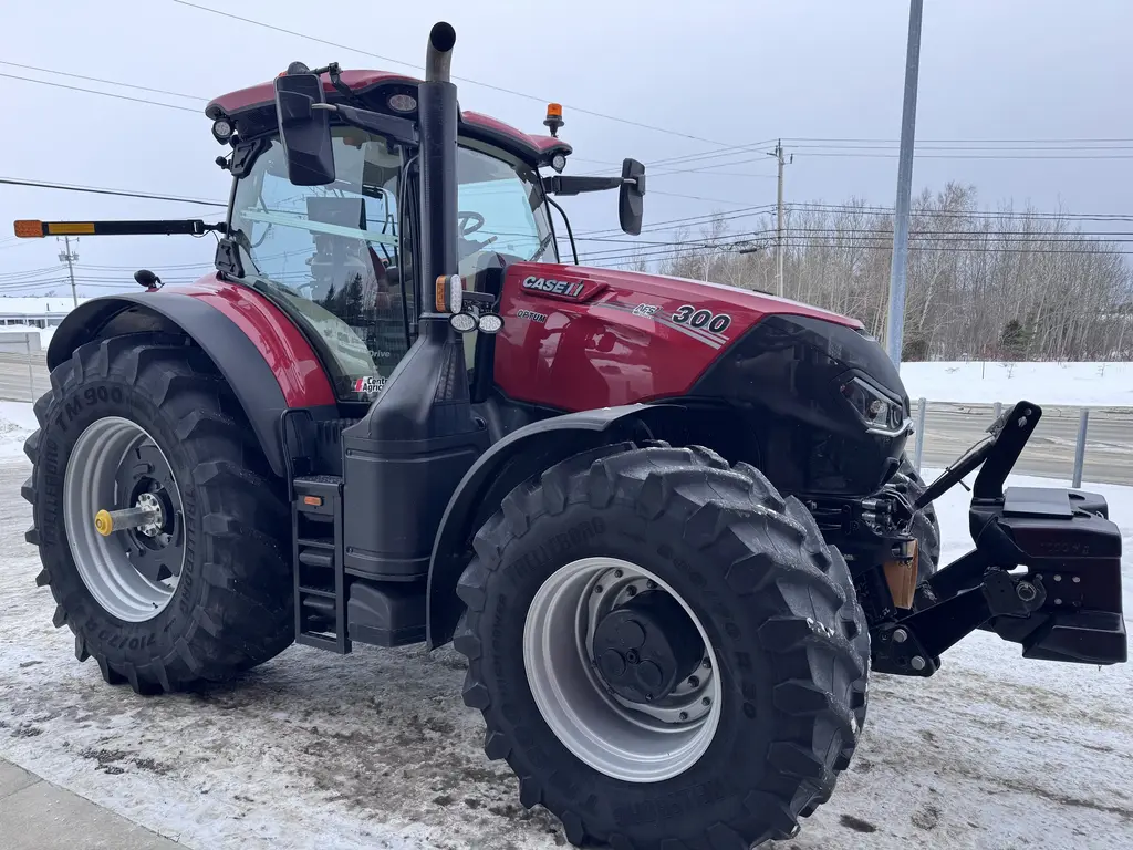 2022 Case IH Optum 300 CVX