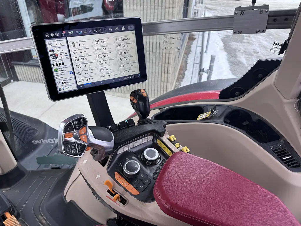 2022 Case IH Optum 300 CVX