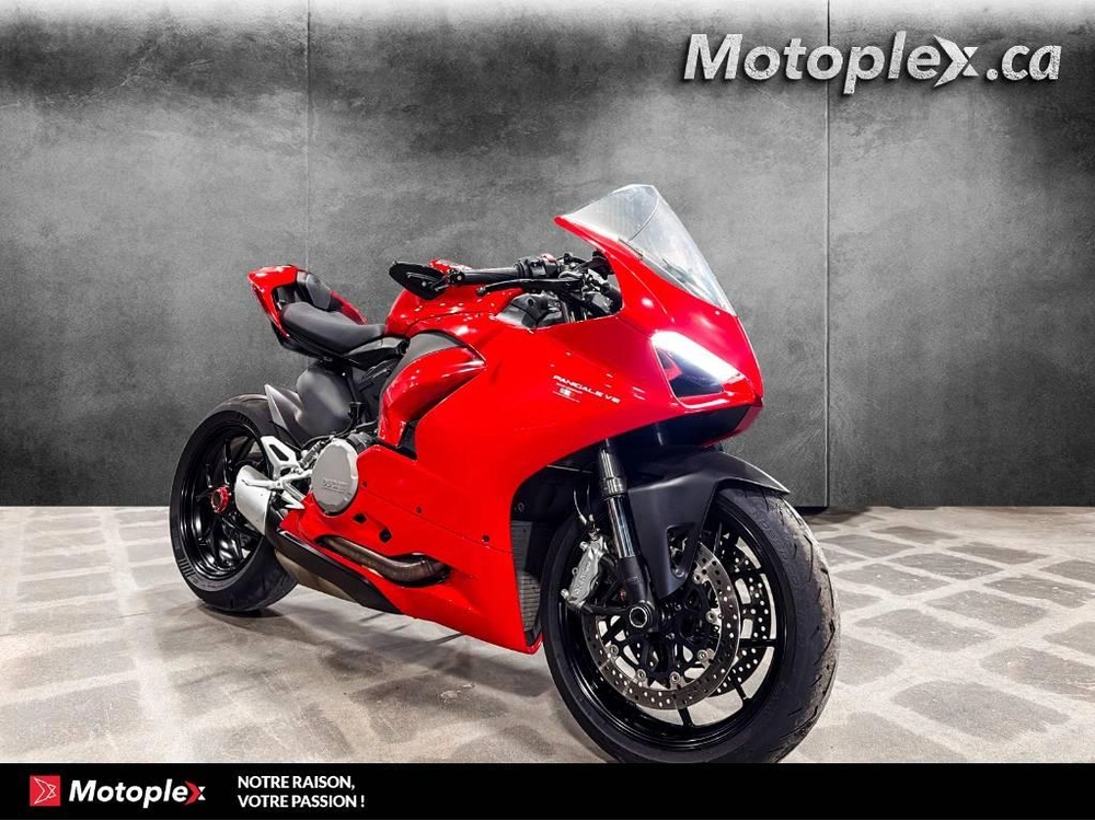 Ducati Panigale V2 2023 alt