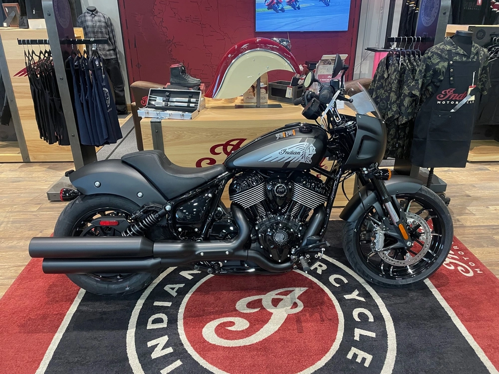 2026 Indian Motorcycle Sport Chief - Black Smoke alt