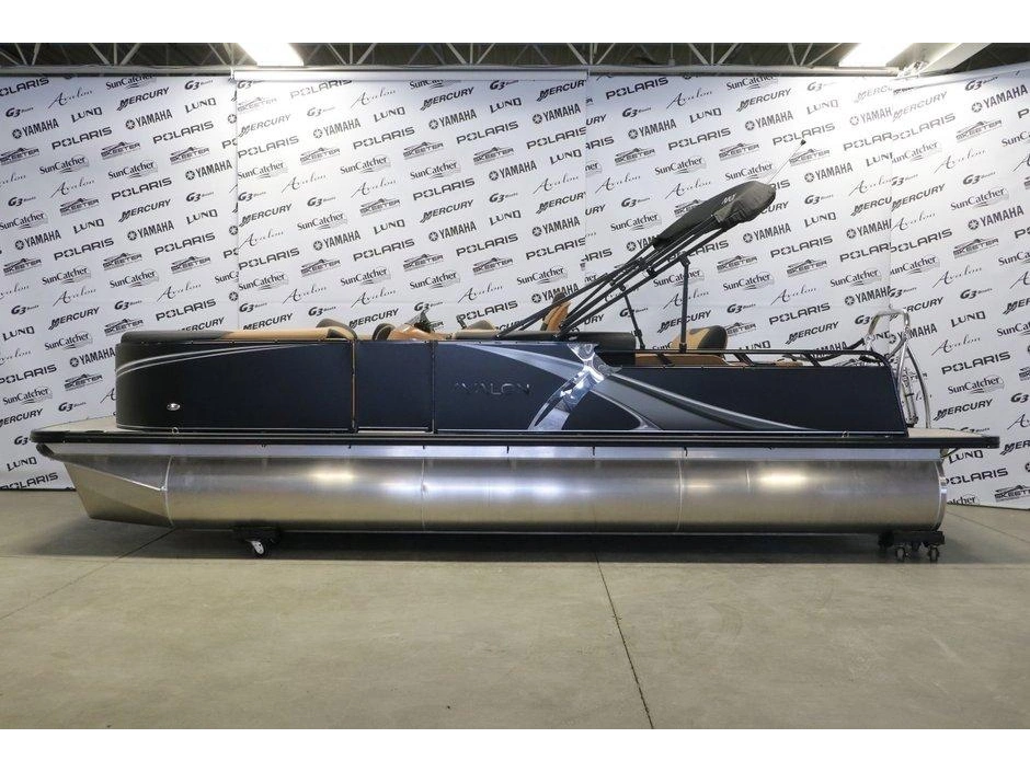 2026 Avalon Avalon Lsz 2385 Versatile Rear Bench + Yamaha 90 Hp alt