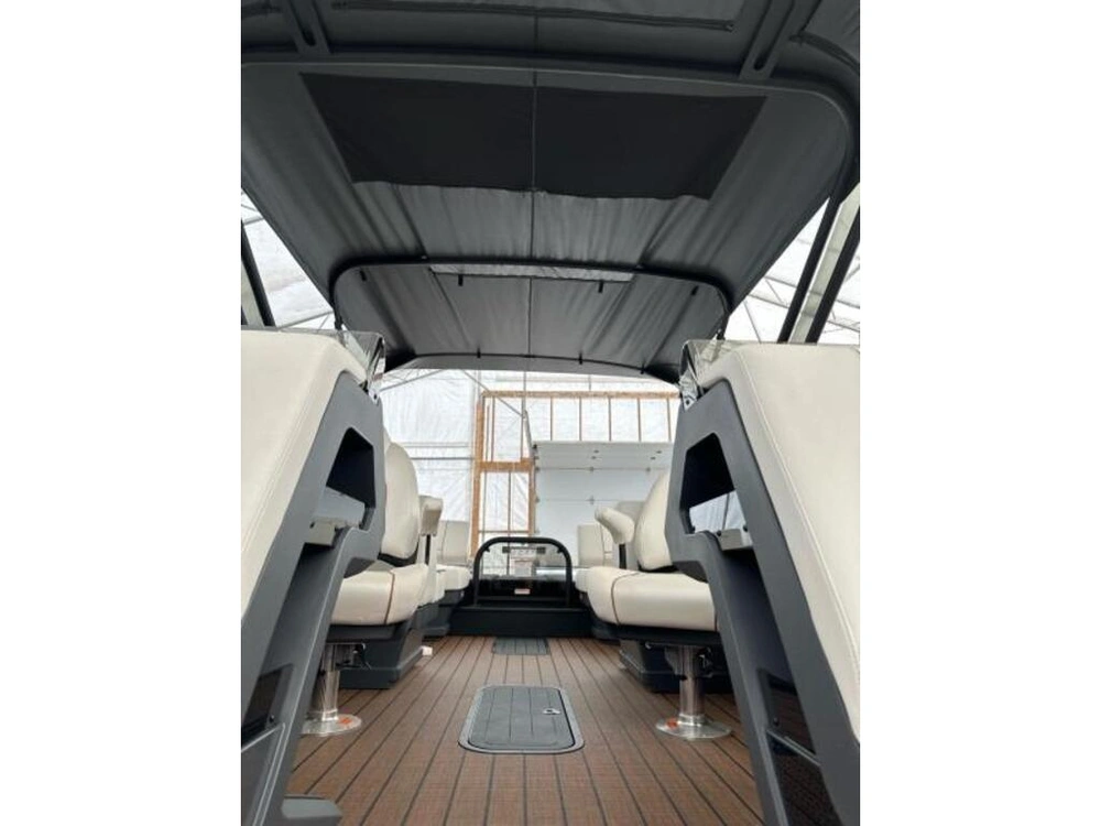 Manitou 24 Explore Navigator Stealthde 2025 alt