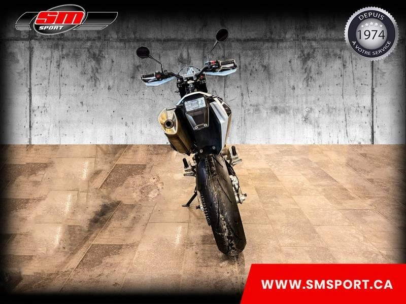 2022 Husqvarna 701 Supermoto alt