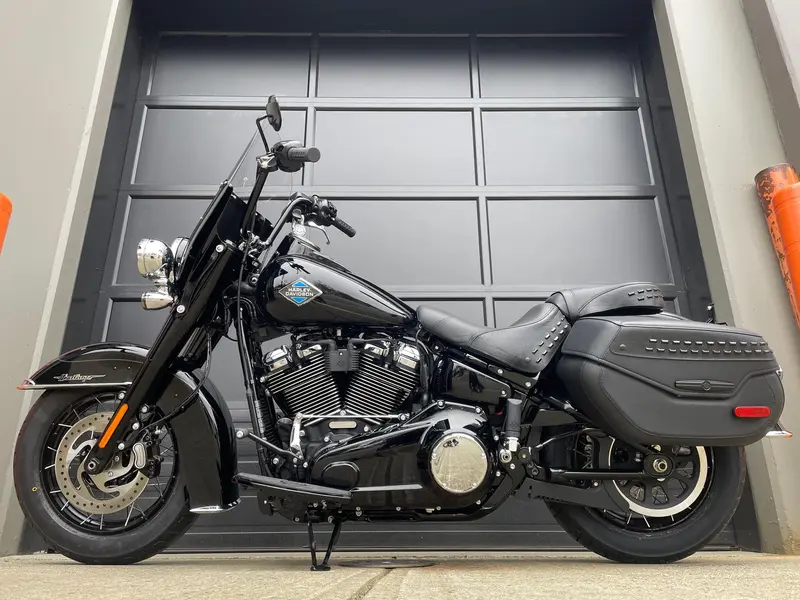 2026 Harley-Davidson FLHC - Heritage Classic thumbnail 9