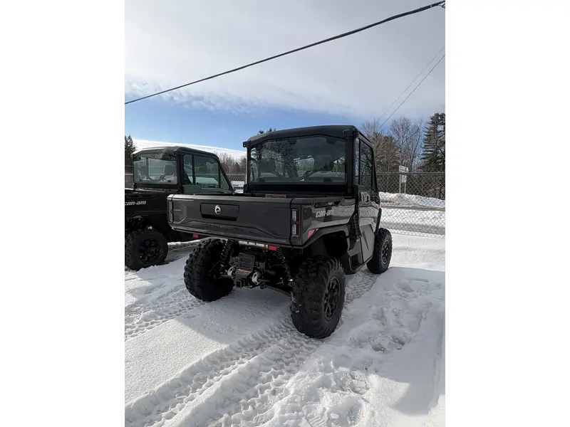 2026 Can-am Def Xt Cab Hd11 alt