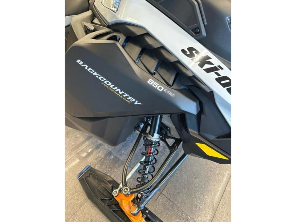 Ski-doo Backcountry Adrenaline (39'') 850 E-tec Powdermax 2.0'' E.s. 2026 alt
