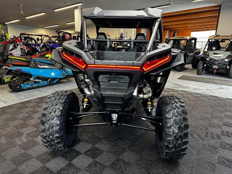 Polaris Rzr Xp 1000 Ultimate 2026 alt