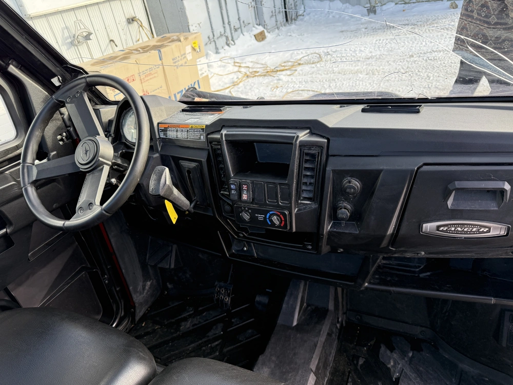 2017 Polaris Ranger 900xp W/tracks/cab alt