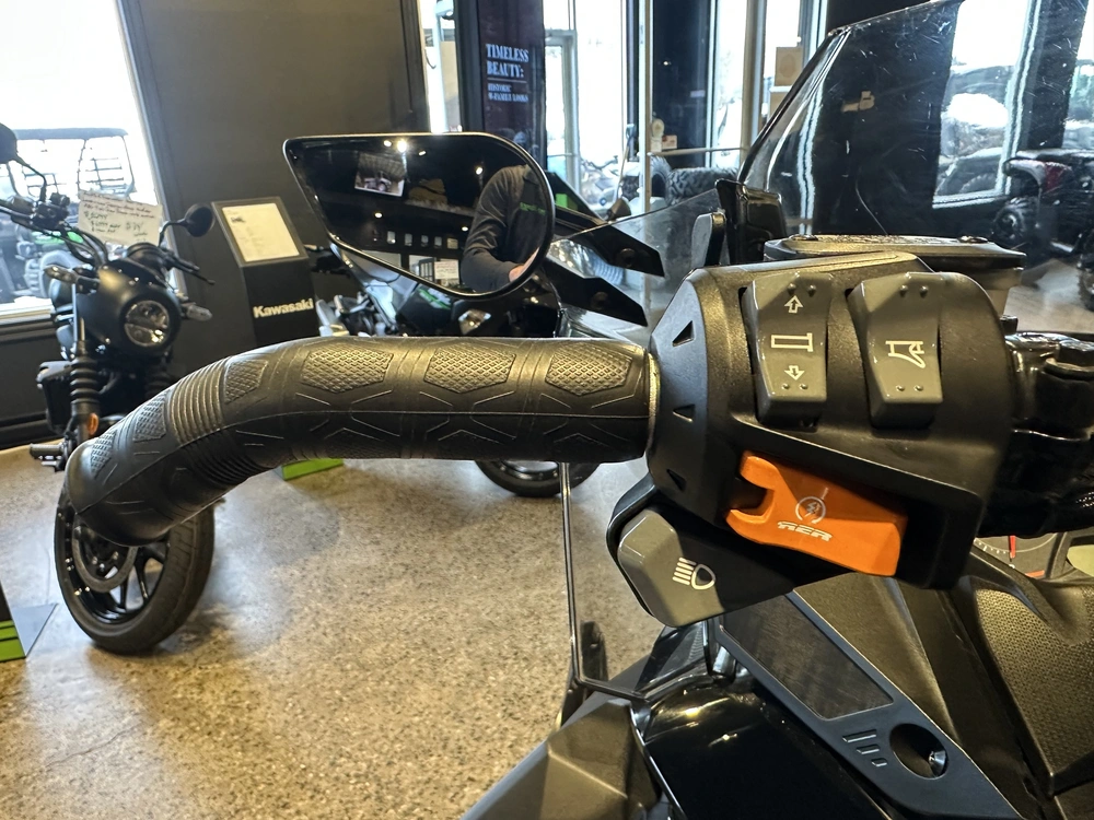 2019 Other Backcountry 850 alt