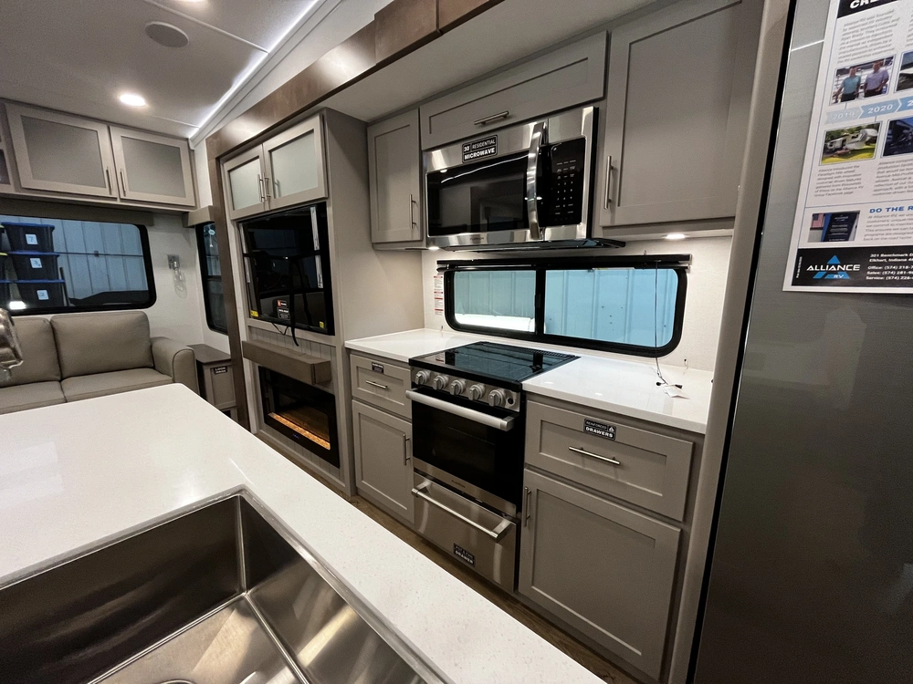 Alliance Rv Avenue 32rls 2026 alt