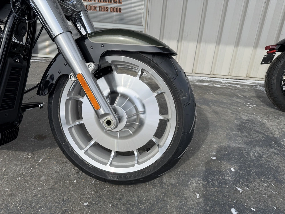 2026 Harley-davidson Fat Boy alt