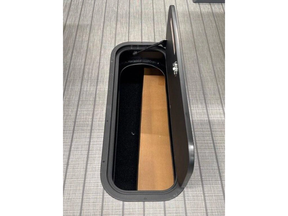 Manitou 22 Explore Switch Trifol Shp57 2025 alt