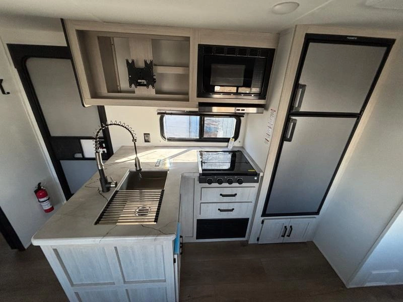 Palomino Puma Ce 305 Bhce 2026 alt