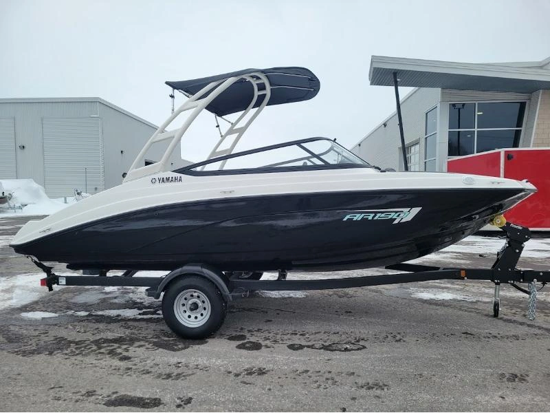 Yamaha Ar190 2025 Noir 2025 alt