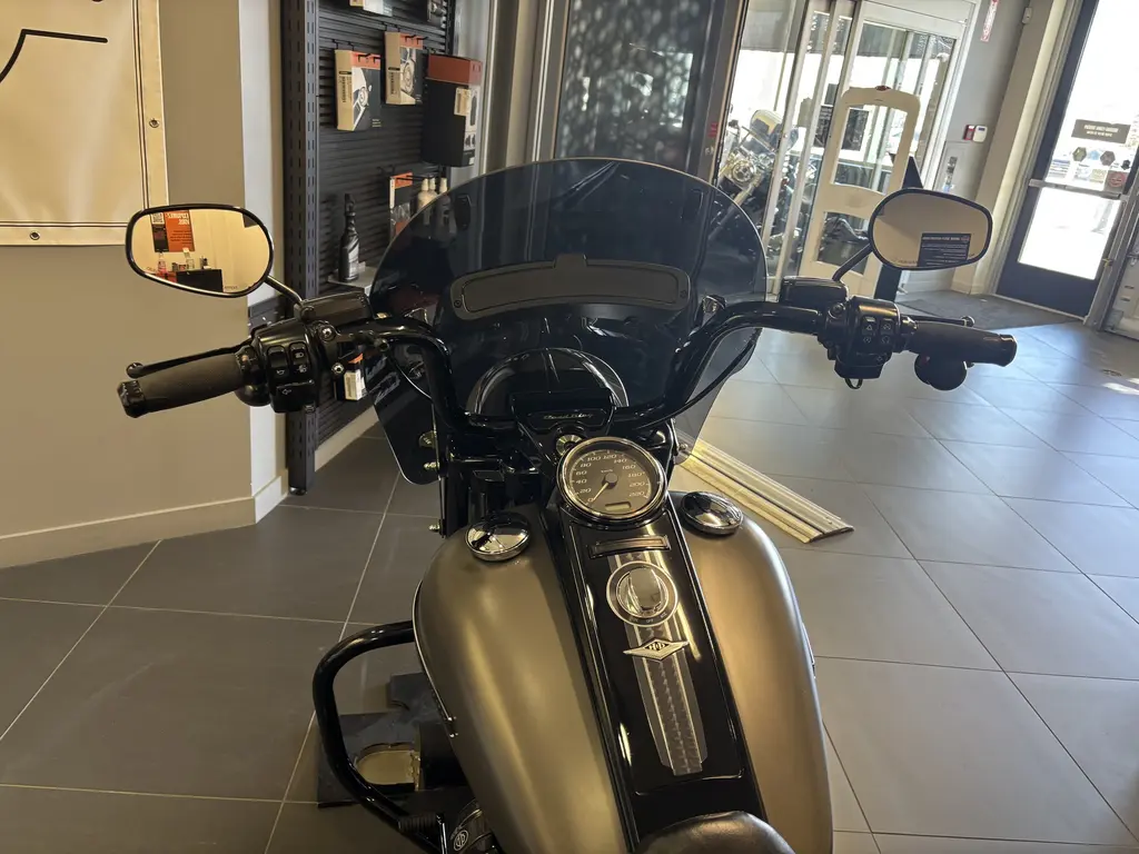 Harley-Davidson FLHRXS Road King SpecialFLHRXS 2018