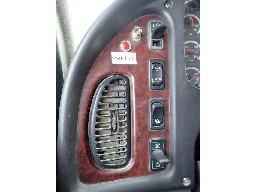 Freightliner M2106 2006