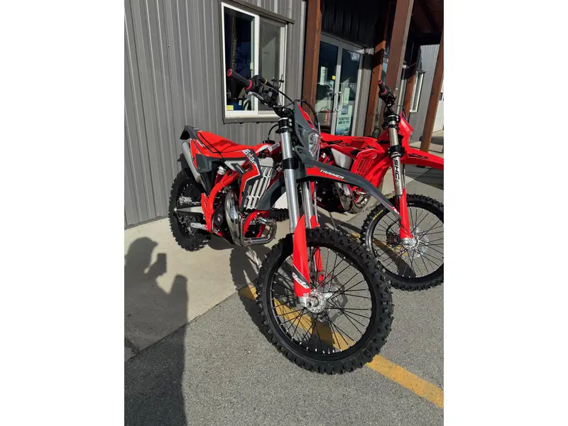 2026 Autre Xtrainer 300