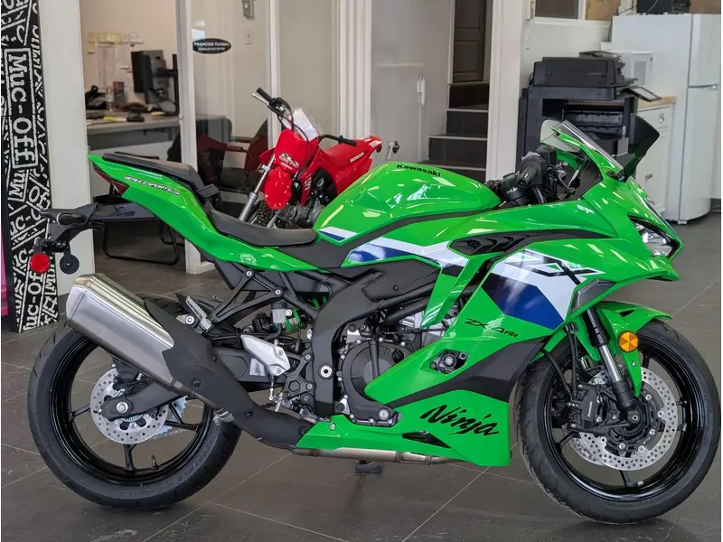 2026 Kawasaki NINJA ZX-4RR ***VENDU*** thumbnail 3
