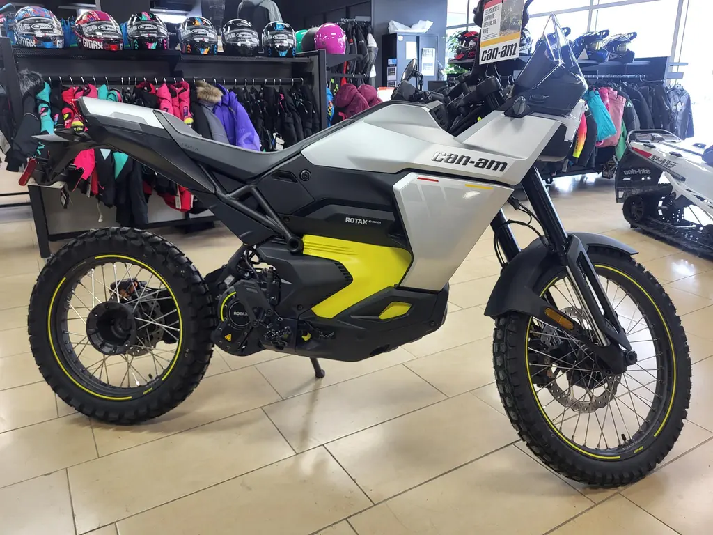 2025 Can-Am ORIGIN 73 J8SA