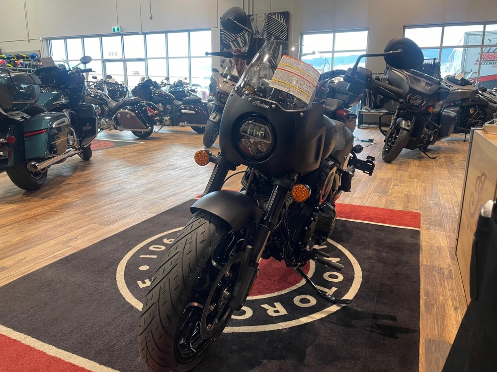 2026 Indian Motorcycle Sport Chief - Black Smoke alt
