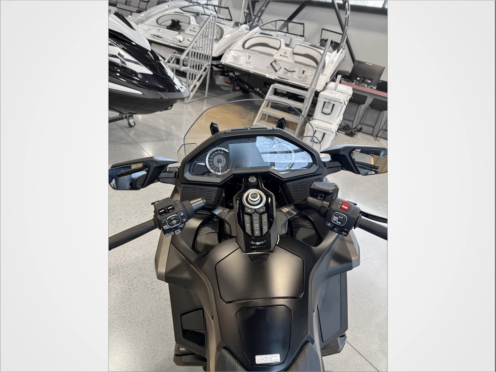 2026 Honda Gold Wing Dct alt