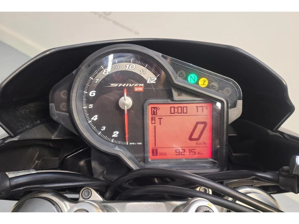 2016 Aprilia Shiver 750 alt