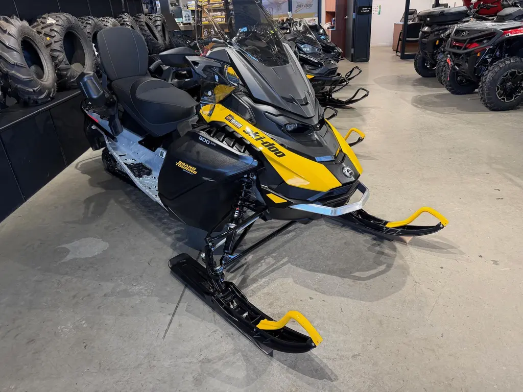 2026 Ski-Doo GRAND TOURING SPORT 900 ACE