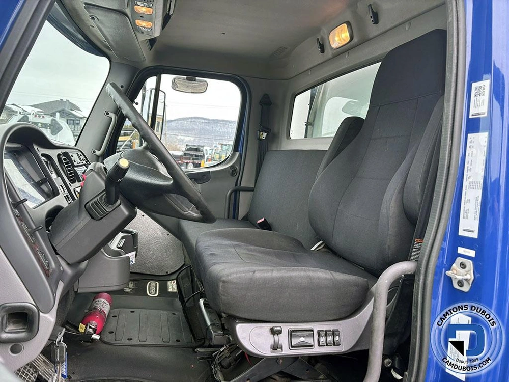 2018 Freightliner M2-106 alt